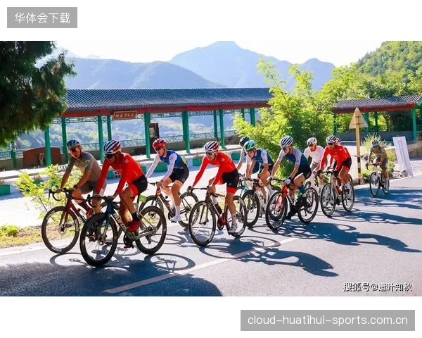 自行车爬坡段爆发逆袭：巅峰对决的精彩瞬间